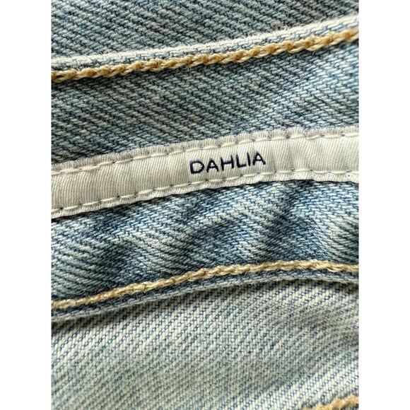 C of H Women's Dahlia Bow Leg Baby Roll Jean Size 30 Light Wash - Picture 12 of 15